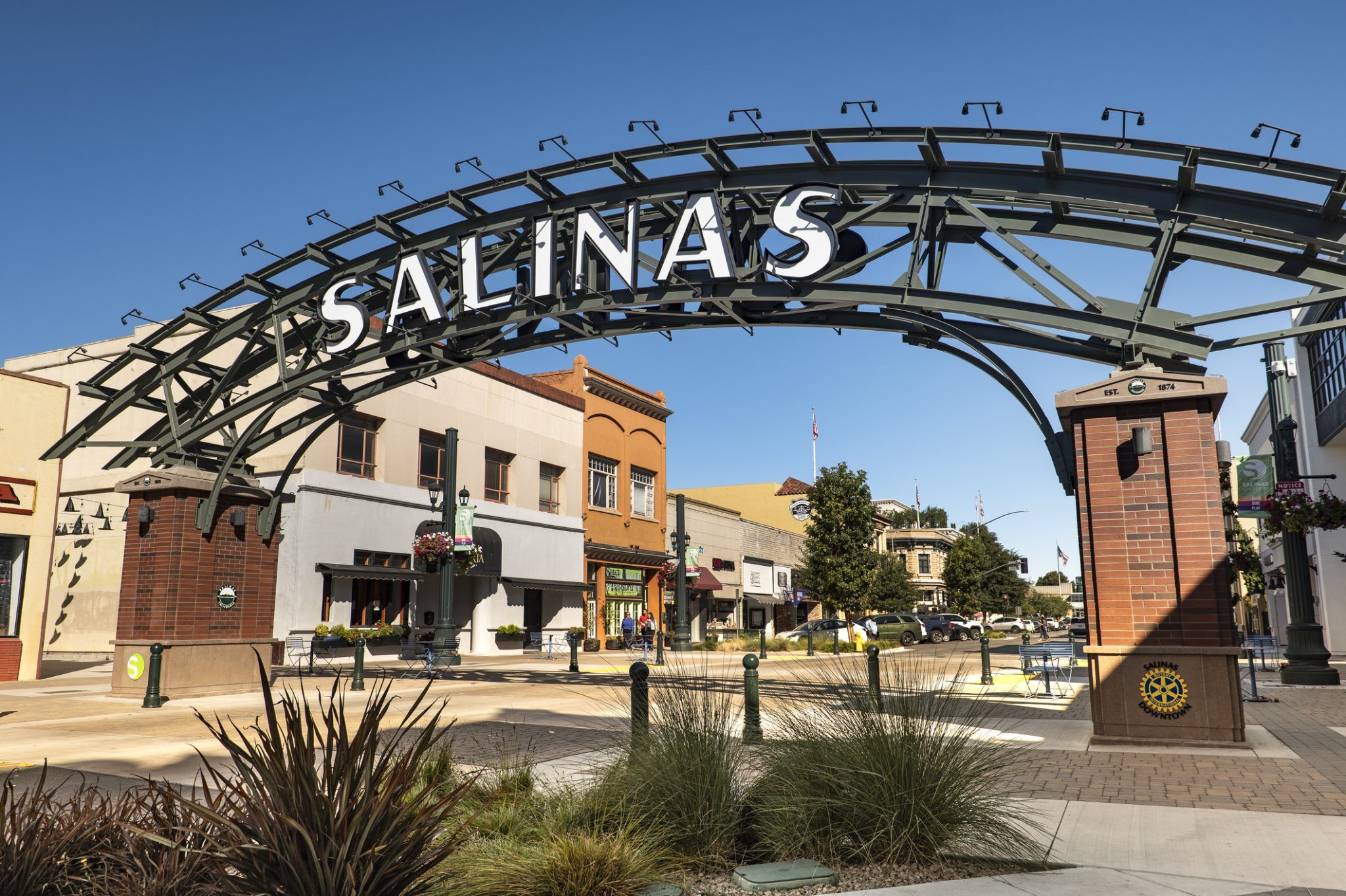 Image of https://addictionhelplineamerica.com/wp-content/uploads/2024/11/alcohol-and-drug-rehab-centers-in-salinas-california-logo-scaled.jpg