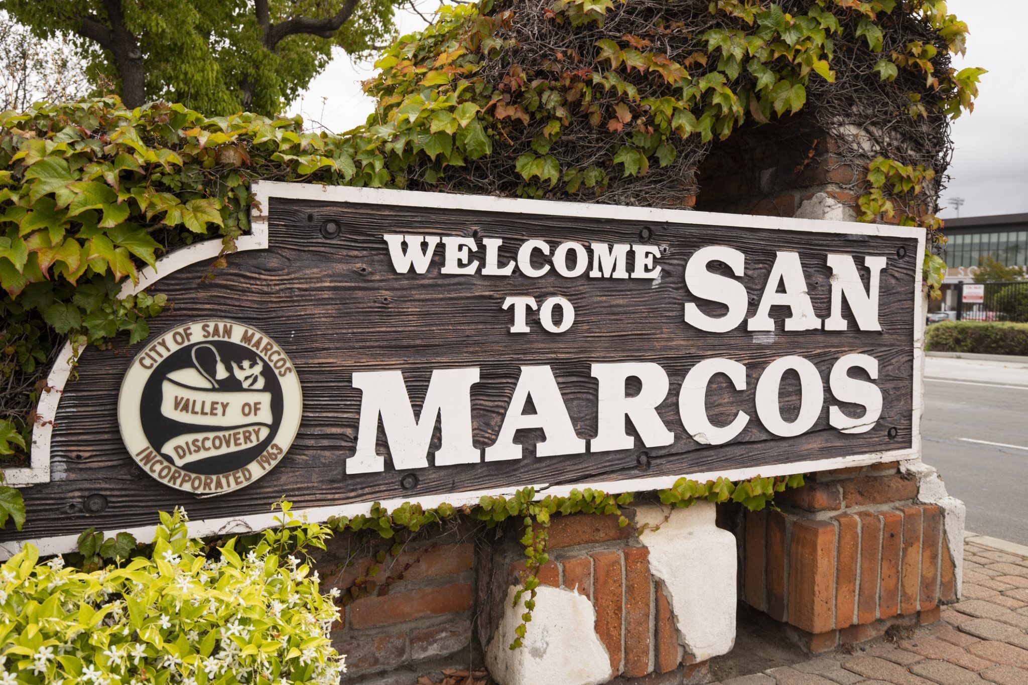 Image of https://addictionhelplineamerica.com/wp-content/uploads/2024/11/alcohol-and-drug-rehab-centers-in-san-marcos-california-logo-scaled.jpg