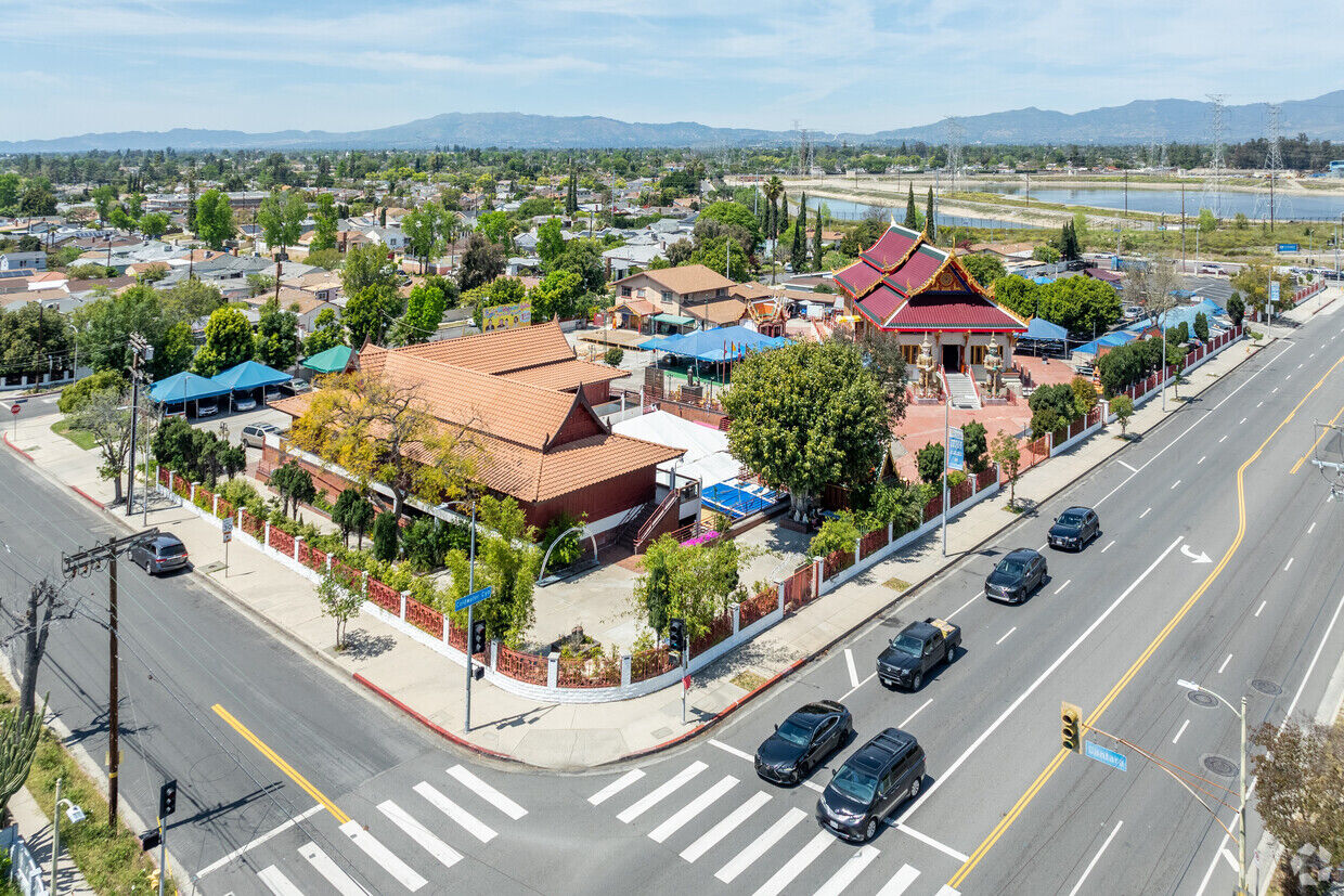 Image of https://addictionhelplineamerica.com/wp-content/uploads/2024/11/alcohol-and-drug-rehab-centers-in-sun-valley-california-logo.jpg