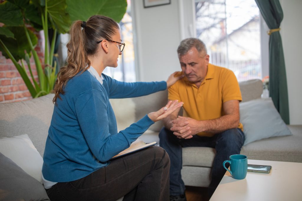 Highlighting the key benefits of outpatient rehab treatment for substance use recovery.