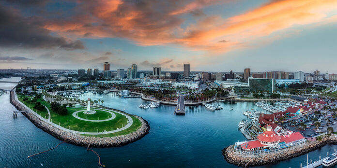 Image of https://addictionhelplineamerica.com/wp-content/uploads/2024/11/long-beach-california-drug-alcohol-rehab.jpg