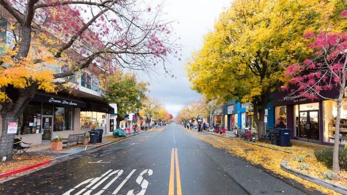 Image of https://addictionhelplineamerica.com/wp-content/uploads/2024/11/los-altos-california-drug-alcohol-rehab.jpg