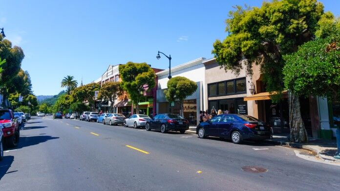 Image of https://addictionhelplineamerica.com/wp-content/uploads/2024/11/los-gatos-california-drug-alcohol-rehab.jpg