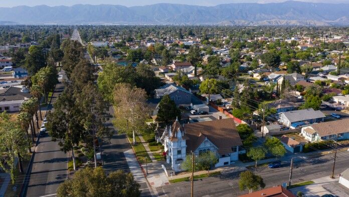 Image of https://addictionhelplineamerica.com/wp-content/uploads/2024/11/rialto-california-drug-alcohol-rehab.jpg