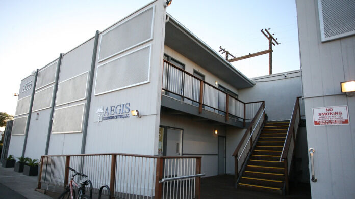 aegis treatment center oxnard ca 93033
