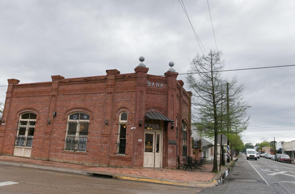Image of https://addictionhelplineamerica.com/wp-content/uploads/2024/12/alcohol-and-drug-rehabs-in-ville-platte-louisiana-logo.jpg