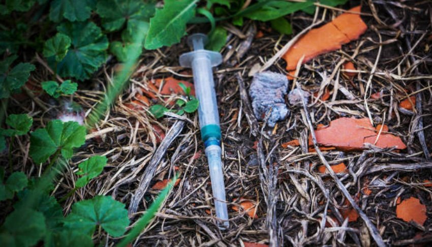 Drug addiction in U.S. Citizens, highlighting the number of individuals affected by substance use disorders.