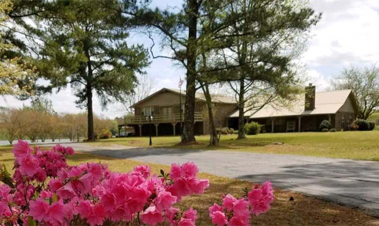Image of https://addictionhelplineamerica.com/wp-content/uploads/2025/01/alcohol-and-drug-rehabs-in-belden-mississippi.jpg