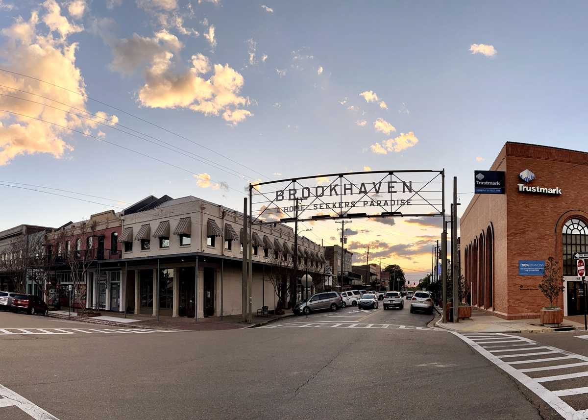 Image of https://addictionhelplineamerica.com/wp-content/uploads/2025/01/alcohol-and-drug-rehabs-in-brookhaven-mississippi.jpg