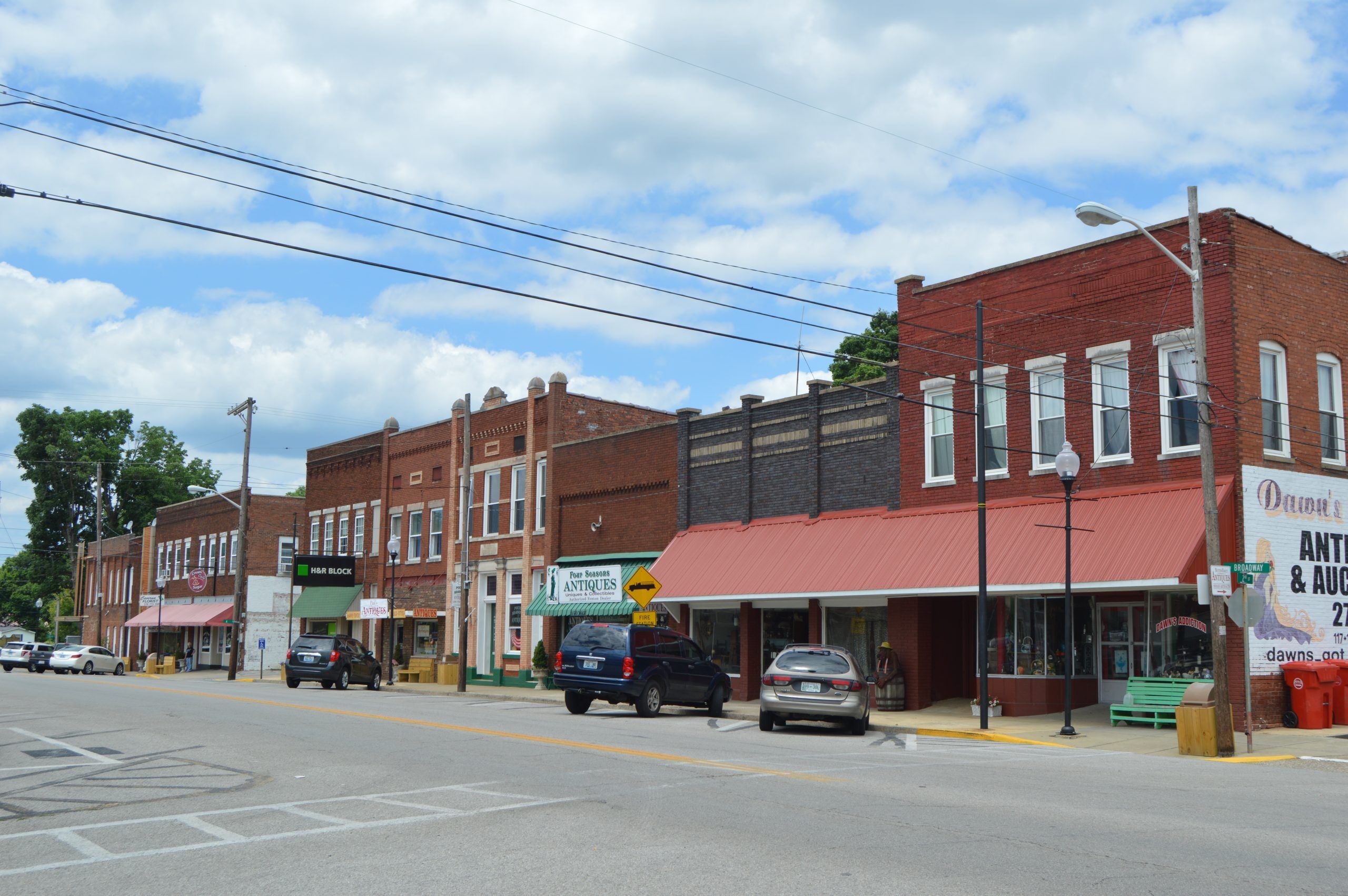 Image of https://addictionhelplineamerica.com/wp-content/uploads/2025/01/alcohol-and-drug-rehabs-in-cave-city-kentucky-scaled.jpg