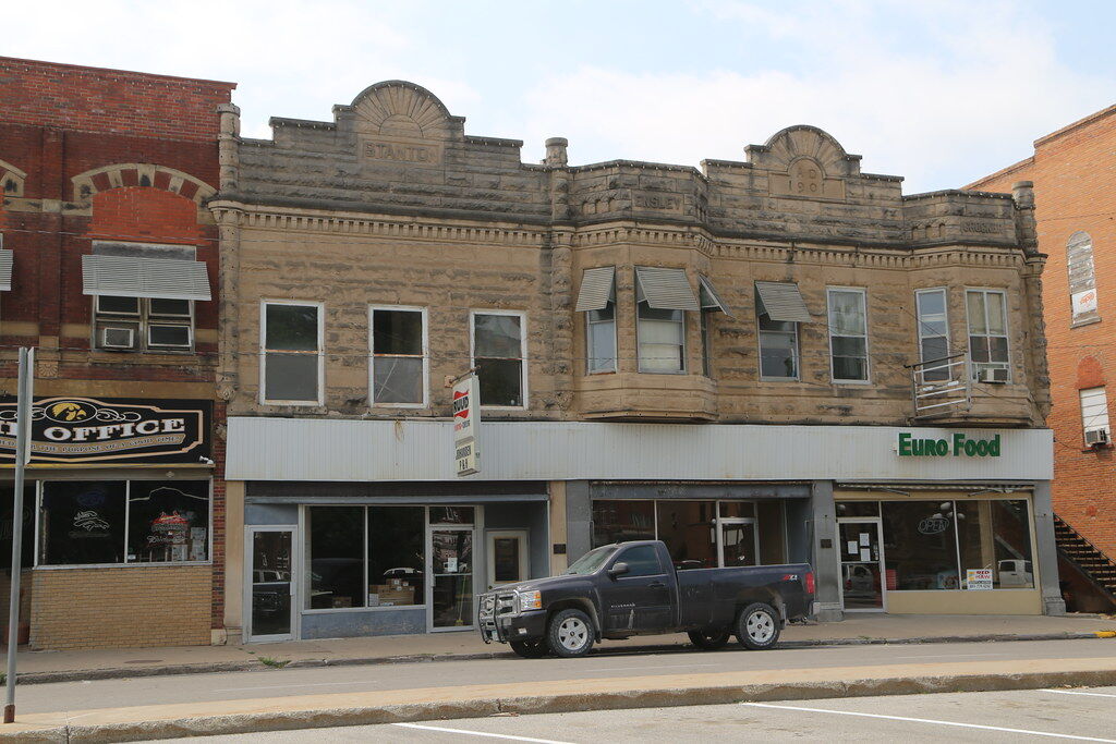 Image of https://addictionhelplineamerica.com/wp-content/uploads/2025/01/alcohol-and-drug-rehabs-in-chariton-iowa-logo.jpg