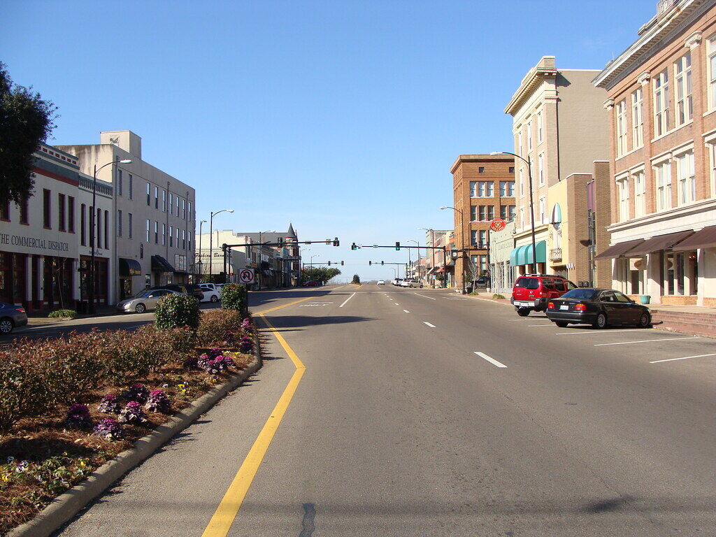 Image of https://addictionhelplineamerica.com/wp-content/uploads/2025/01/alcohol-and-drug-rehabs-in-columbus-mississippi.jpg