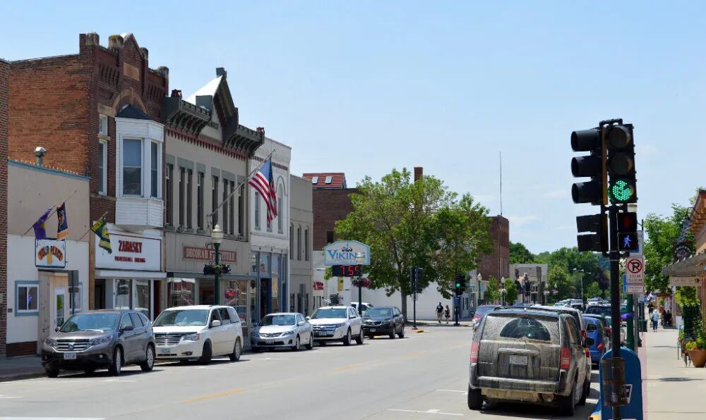 Image of https://addictionhelplineamerica.com/wp-content/uploads/2025/01/alcohol-and-drug-rehabs-in-decorah-iowa-logo.webp