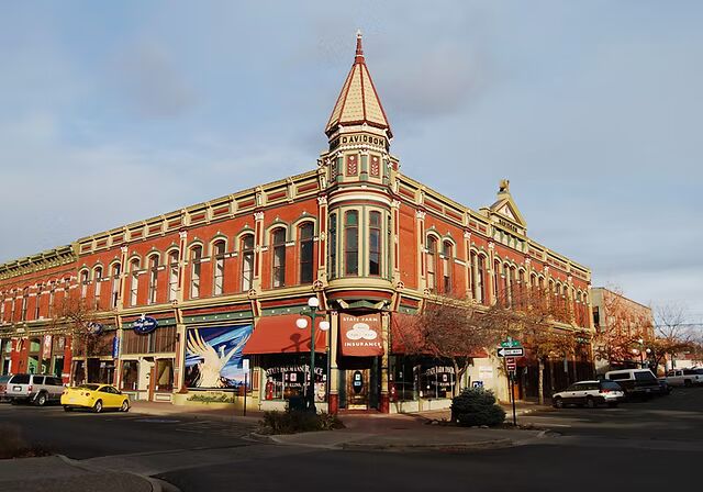 Image of https://addictionhelplineamerica.com/wp-content/uploads/2025/01/alcohol-and-drug-rehabs-in-ellensburg-washington-.avif