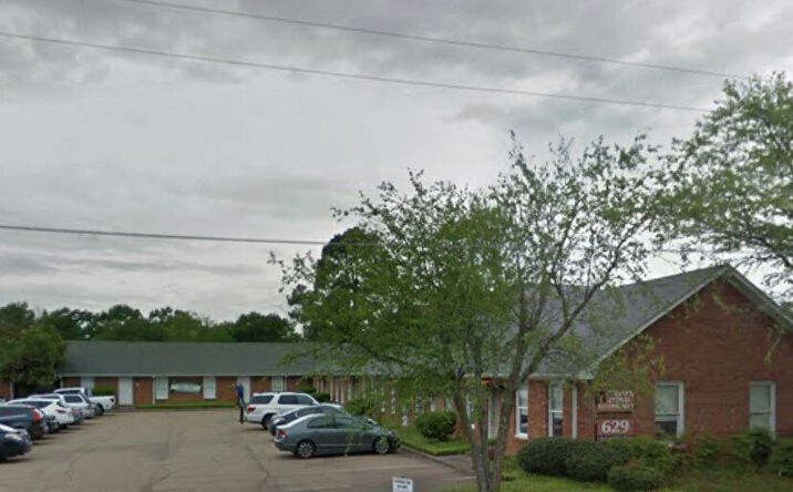 Image of https://addictionhelplineamerica.com/wp-content/uploads/2025/01/alcohol-and-drug-rehabs-in-flowood-mississippi.jpg