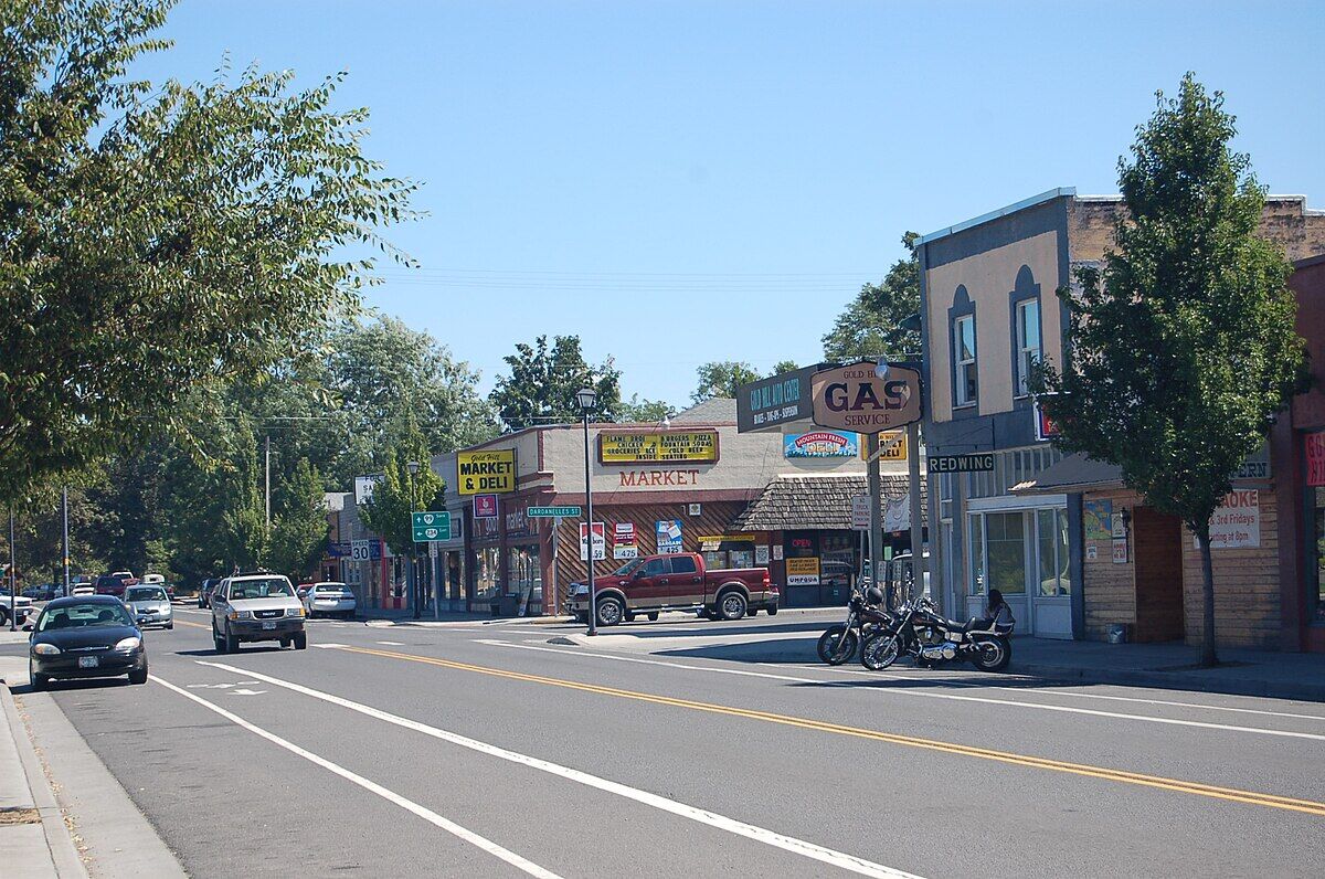 Image of https://addictionhelplineamerica.com/wp-content/uploads/2025/01/alcohol-and-drug-rehabs-in-gold-hill-oregon.jpg