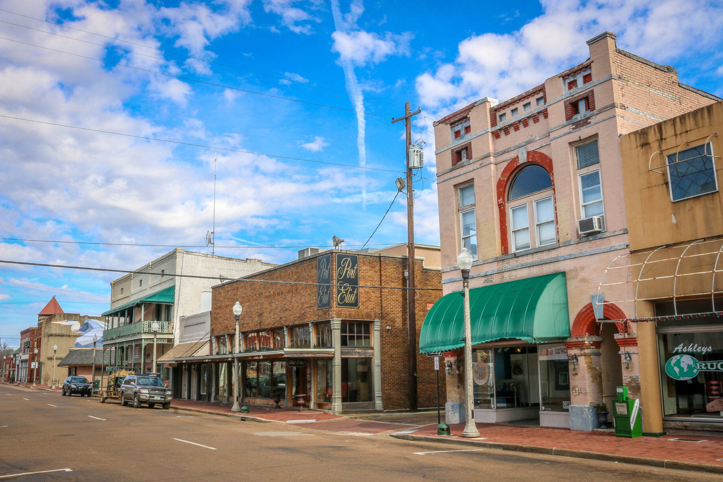 Image of https://addictionhelplineamerica.com/wp-content/uploads/2025/01/alcohol-and-drug-rehabs-in-greenwood-mississippi.jpg