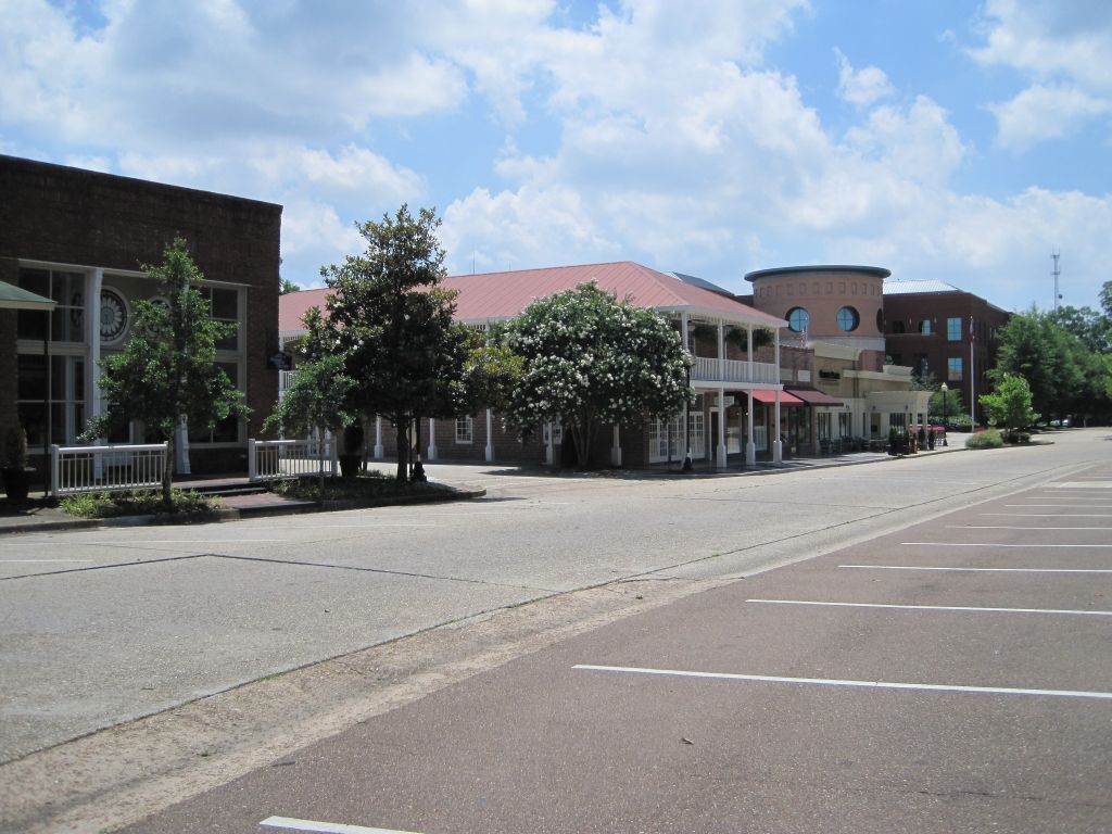 Image of https://addictionhelplineamerica.com/wp-content/uploads/2025/01/alcohol-and-drug-rehabs-in-hernando-mississippi.jpg