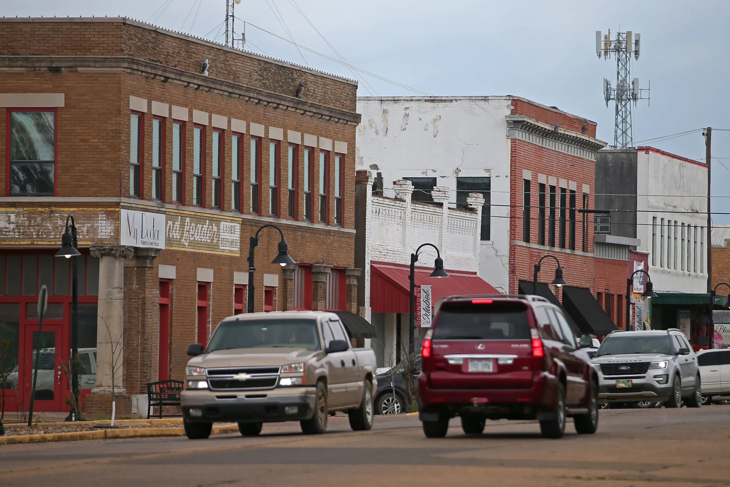 Image of https://addictionhelplineamerica.com/wp-content/uploads/2025/01/alcohol-and-drug-rehabs-in-idabel-oklahoma-scaled.webp