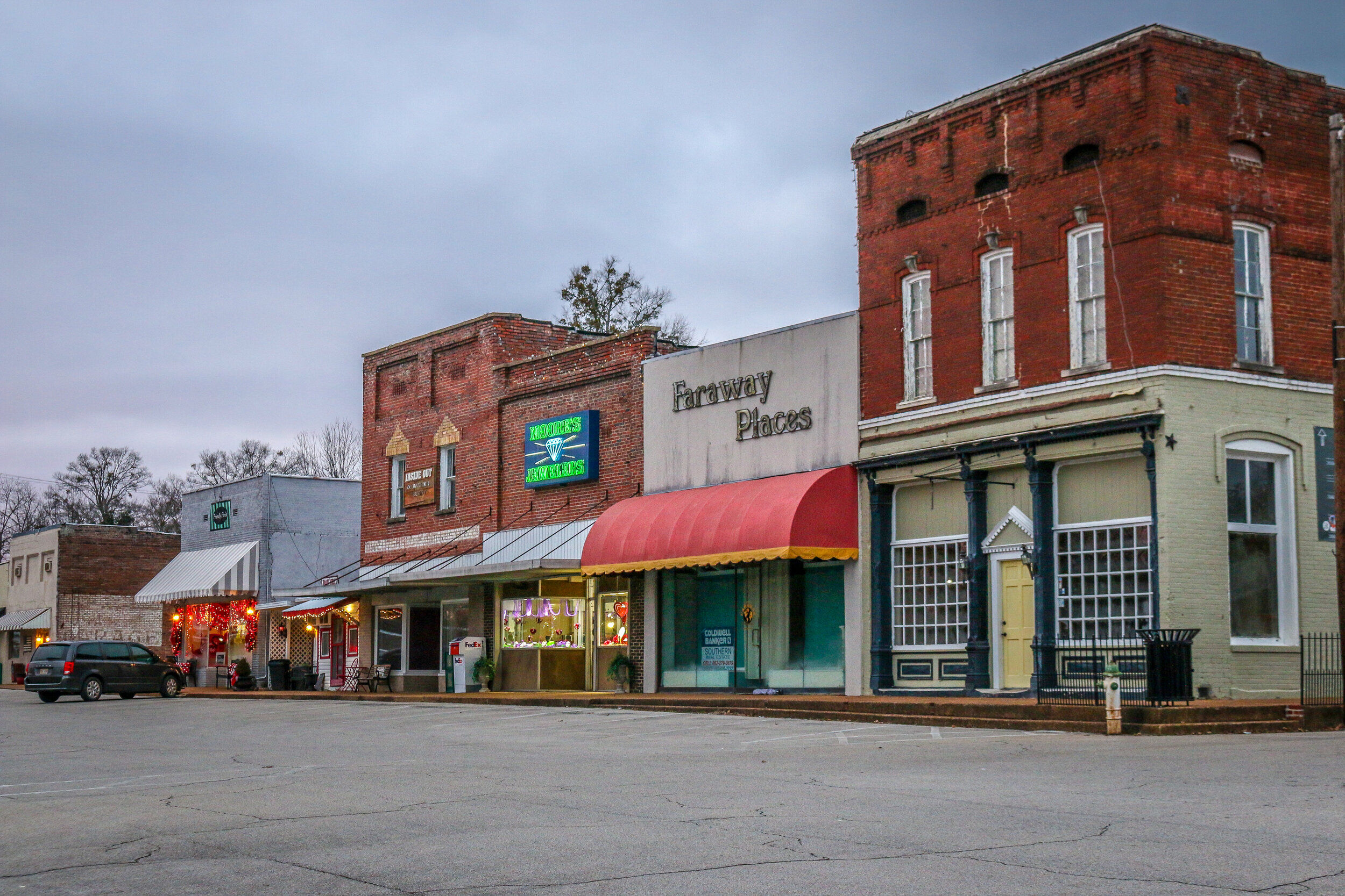 Image of https://addictionhelplineamerica.com/wp-content/uploads/2025/01/alcohol-and-drug-rehabs-in-iuka-mississippi.jpg