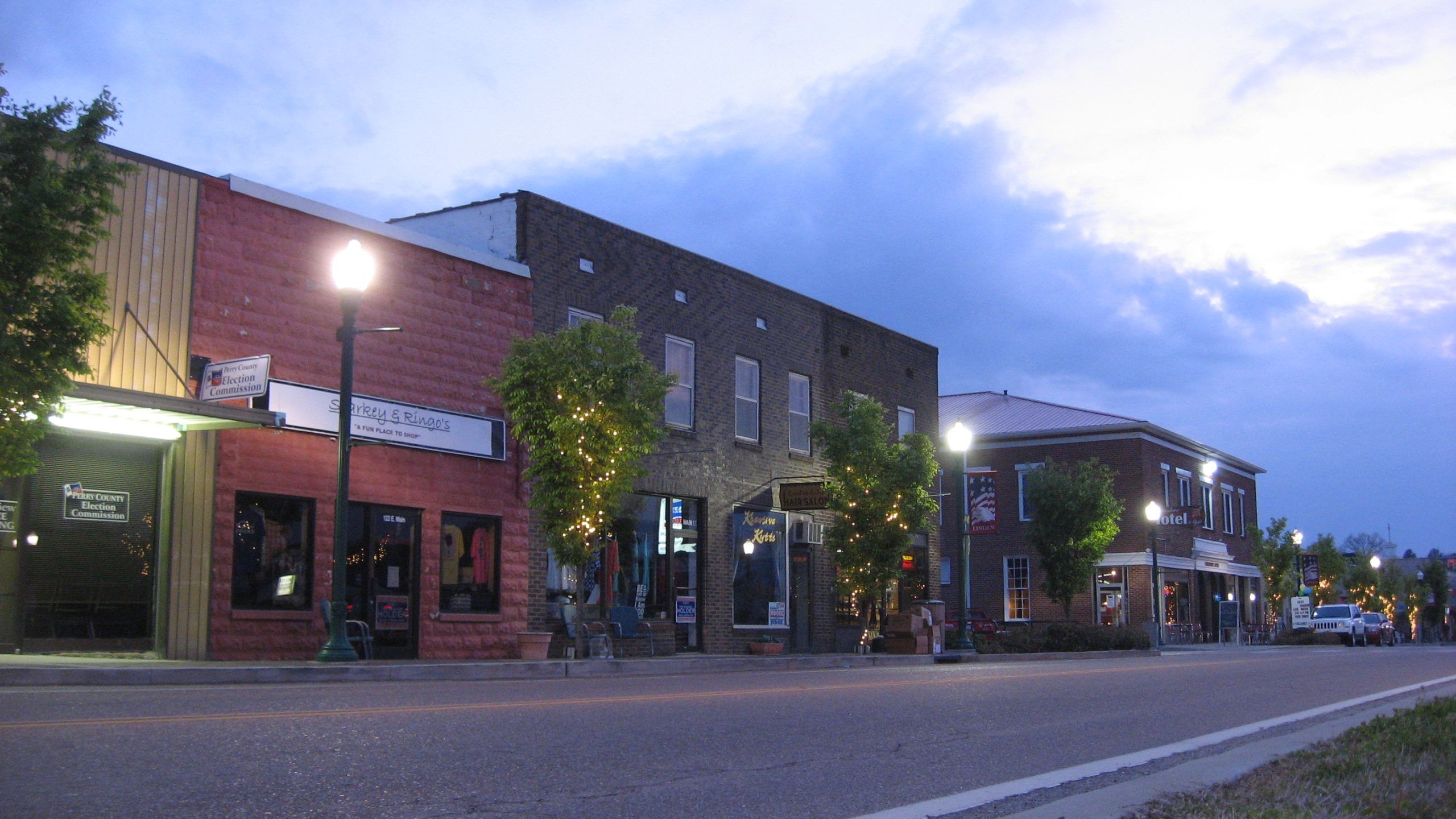 Image of https://addictionhelplineamerica.com/wp-content/uploads/2025/01/alcohol-and-drug-rehabs-in-linden-tennessee-scaled.jpg