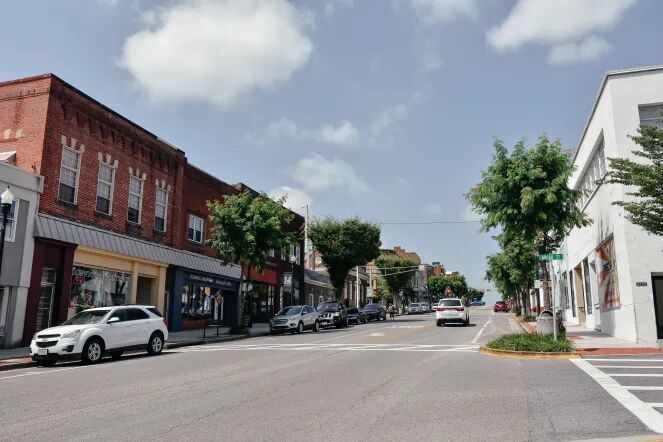 Image of https://addictionhelplineamerica.com/wp-content/uploads/2025/01/alcohol-and-drug-rehabs-in-marion-virginia.webp