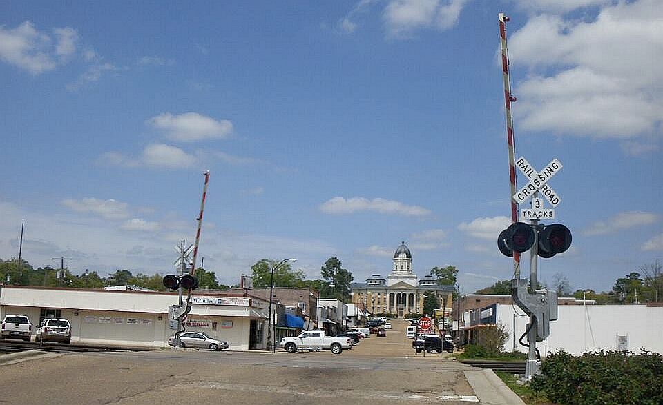Image of https://addictionhelplineamerica.com/wp-content/uploads/2025/01/alcohol-and-drug-rehabs-in-mendenhall-mississippi.jpg