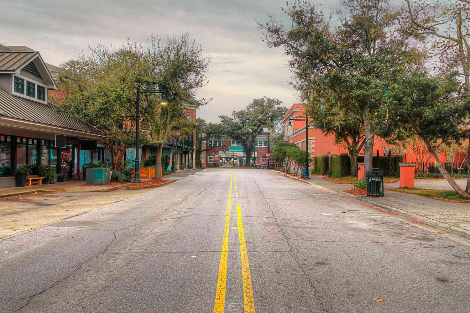 Image of https://addictionhelplineamerica.com/wp-content/uploads/2025/01/alcohol-and-drug-rehabs-in-ocean-springs-mississippi.jpg