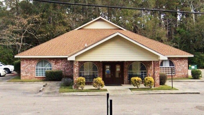 Image of https://addictionhelplineamerica.com/wp-content/uploads/2025/01/alcohol-and-drug-rehabs-in-richton-mississippi.jpg