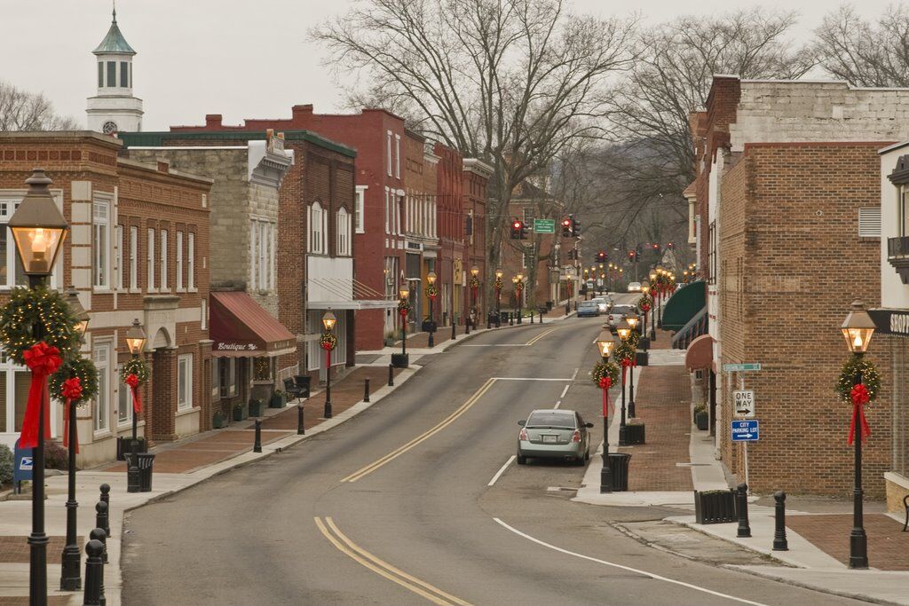 Image of https://addictionhelplineamerica.com/wp-content/uploads/2025/01/alcohol-and-drug-rehabs-in-rogersville-tennessee.jpg