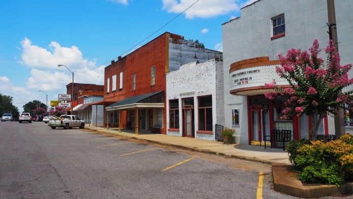 Image of https://addictionhelplineamerica.com/wp-content/uploads/2025/01/alcohol-and-drug-rehabs-in-sardis-mississippi.jpg