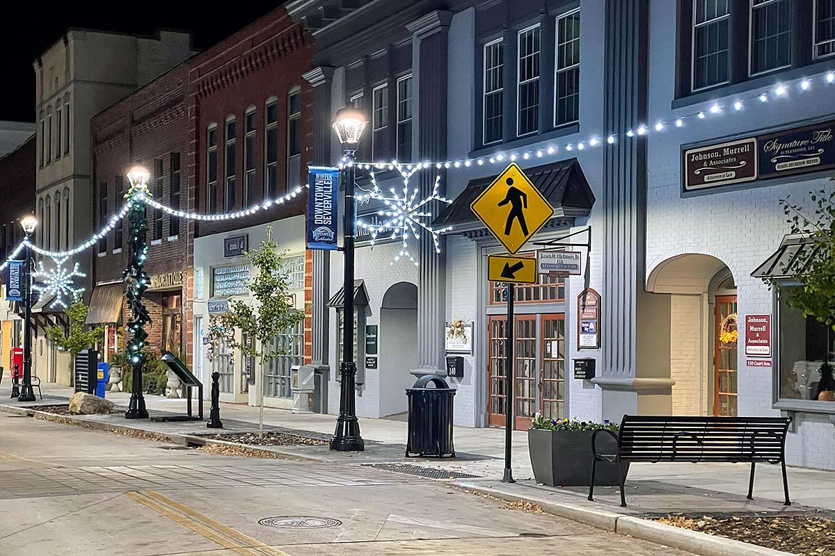 Image of https://addictionhelplineamerica.com/wp-content/uploads/2025/01/alcohol-and-drug-rehabs-in-sevierville-tennessee.jpg