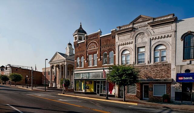 Image of https://addictionhelplineamerica.com/wp-content/uploads/2025/01/alcohol-and-drug-rehabs-in-springfield-kentucky.jpg