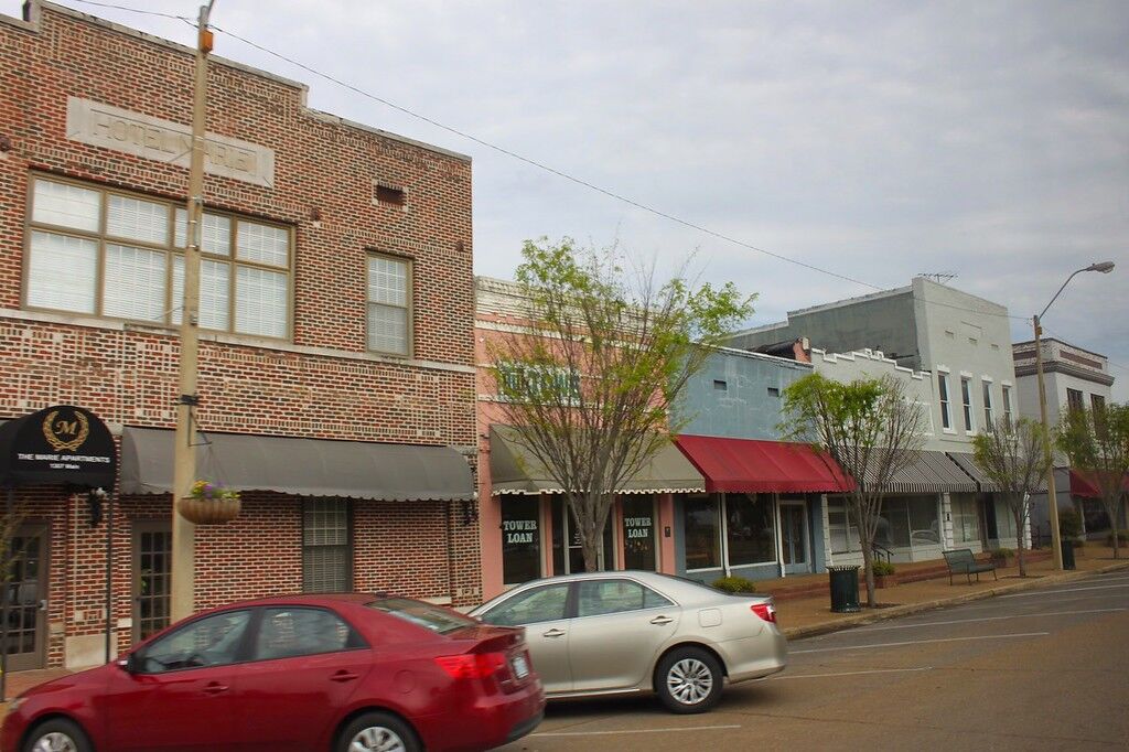 Image of https://addictionhelplineamerica.com/wp-content/uploads/2025/01/alcohol-and-drug-rehabs-in-tunica-mississippi.jpg