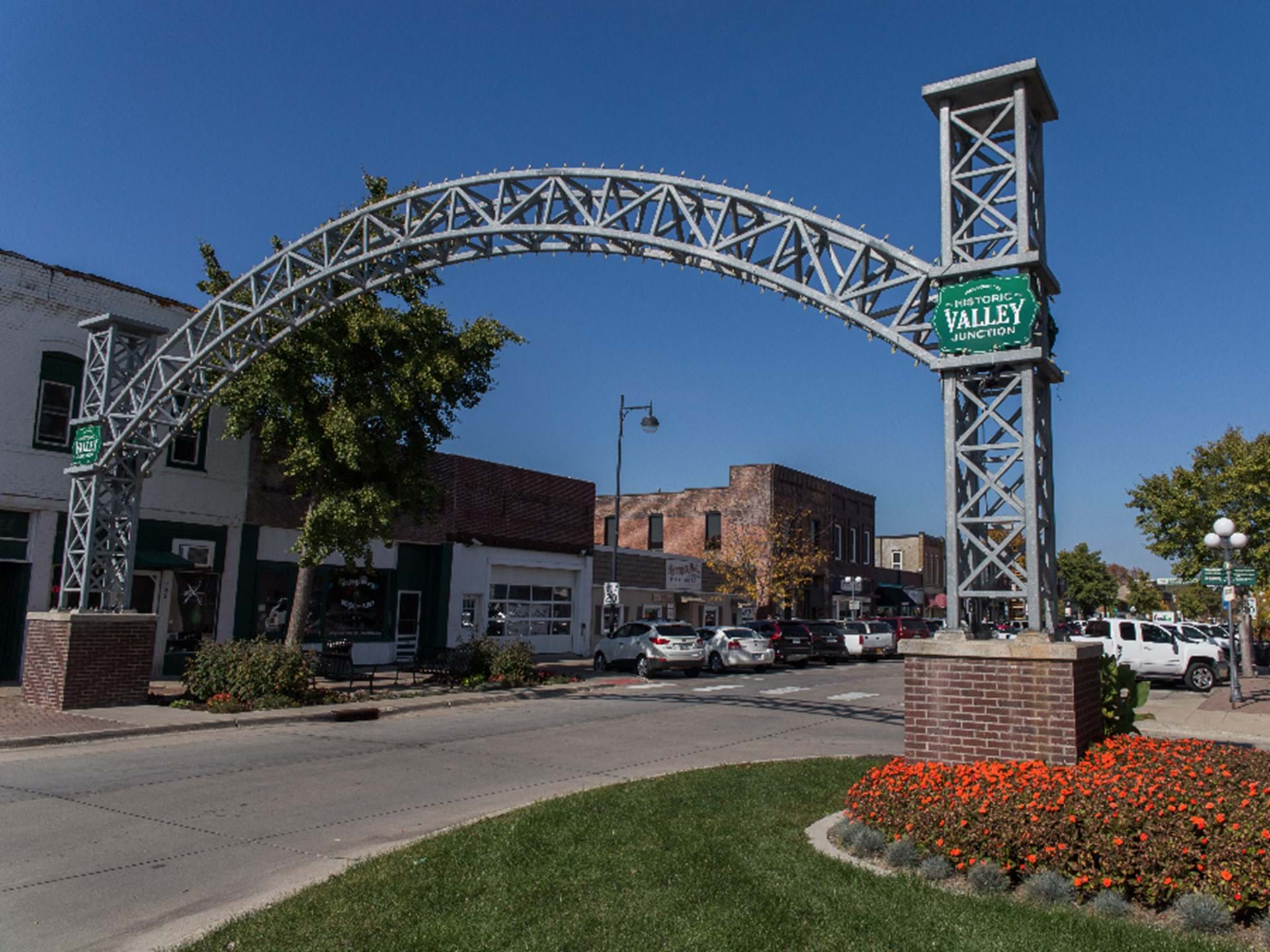 Image of https://addictionhelplineamerica.com/wp-content/uploads/2025/01/alcohol-and-drug-rehabs-in-west-des-moines-iowa-logo.jpg