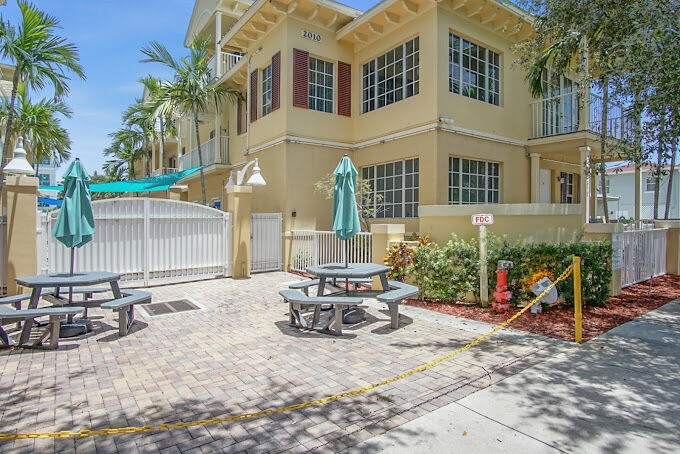 ambrosia treatment center west palm beach fl 33407