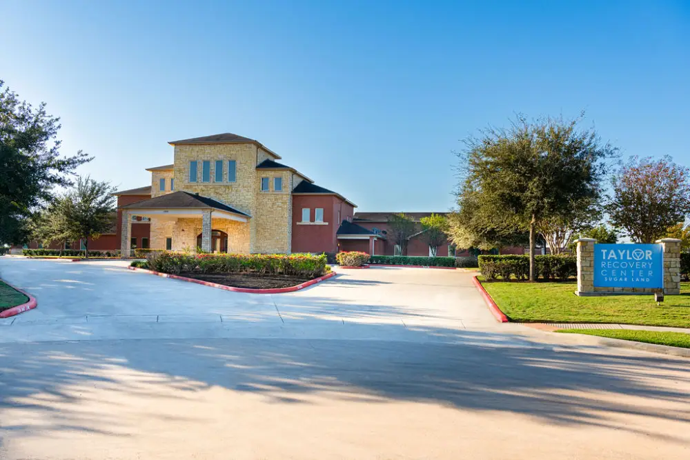 entrance1 taylor recovery addiction treatment center on lavender houston