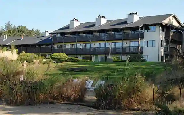 Image of https://addictionhelplineamerica.com/wp-content/uploads/2025/03/alcohol-and-drug-rehabs-in-selah-washington.webp