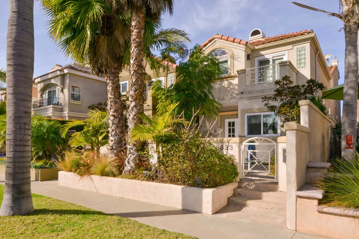 entrance1 the district recovery community huntington beach ca 92648