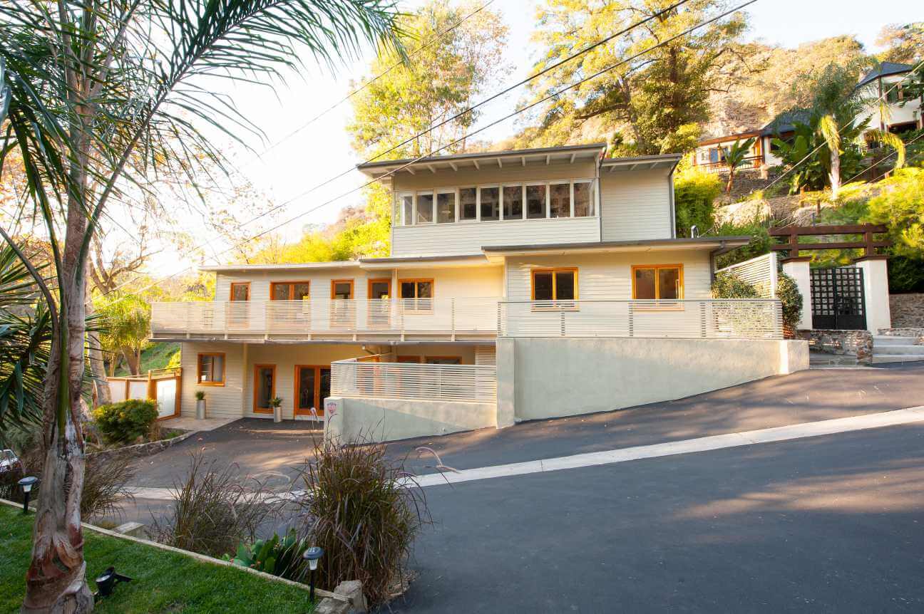 exterior1 breathe life healing center los angeles california