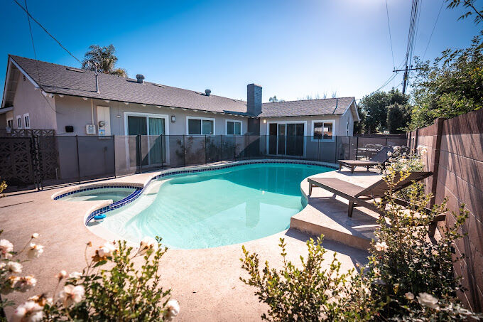 surf city detox eton huntington beach ca 92647 patio view