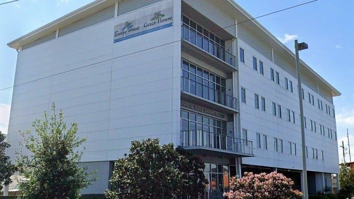 Bridge House / Grace House