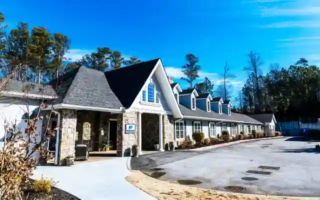 This comprehensive guide highlights the top 12 no cost drug rehab centers in Alabama for 2025, providing essential information for individuals seeking addiction treatment without financial burden. The article outlines each center’s services, treatment approaches, and eligibility requirements, ensuring readers can find the right fit for their recovery needs. From residential programs to outpatient services, these centers offer a variety of options tailored to support individuals on their journey to sobriety. With a focus on accessibility and quality care, this guide empowers those in need to take the first step toward recovery by connecting them with reputable resources across Alabama.